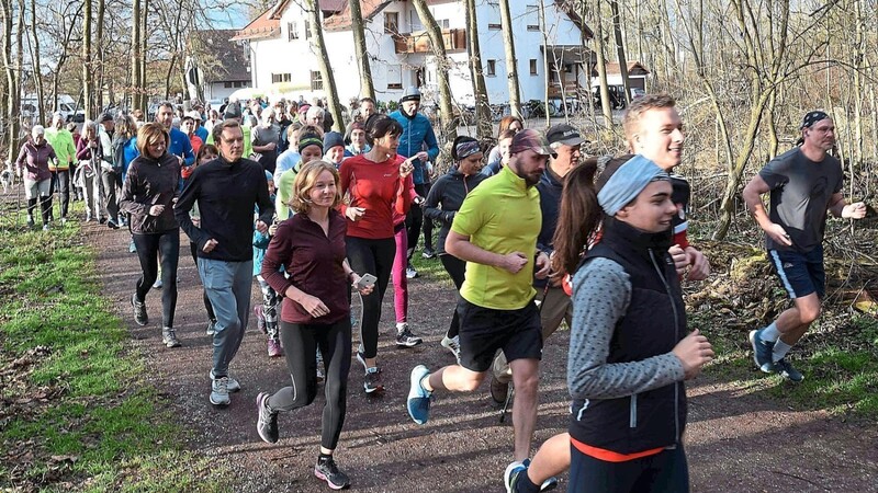 Rund 300 Läufer sorgten beim Silvesterlauf für einen schönen Abschluss des Jubiläumsjahres "1250 Jahre Moosburg".