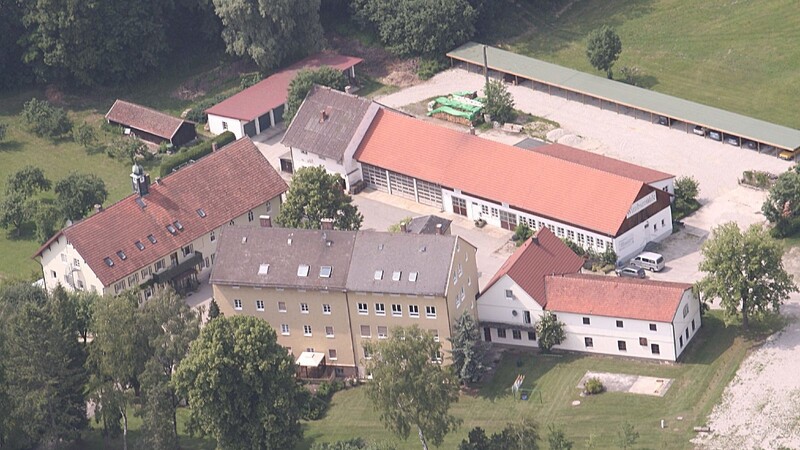 In der Wittibsmühle vor den Toren Moosburgs soll eine Montessori-Schule entstehen, allerdings erst zum Schuljahr 2018 / 2019.