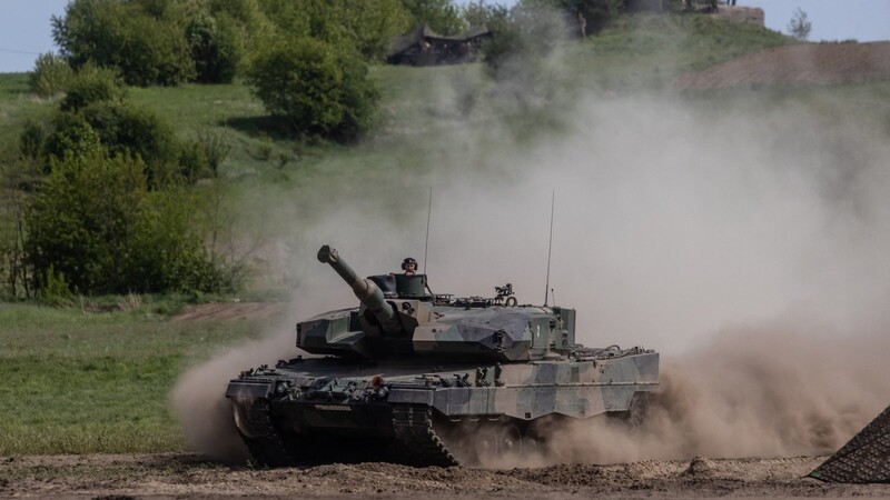 Um diese Panzer wird heftiggestritten: ein Leopard bei einer Übung in Polen.
