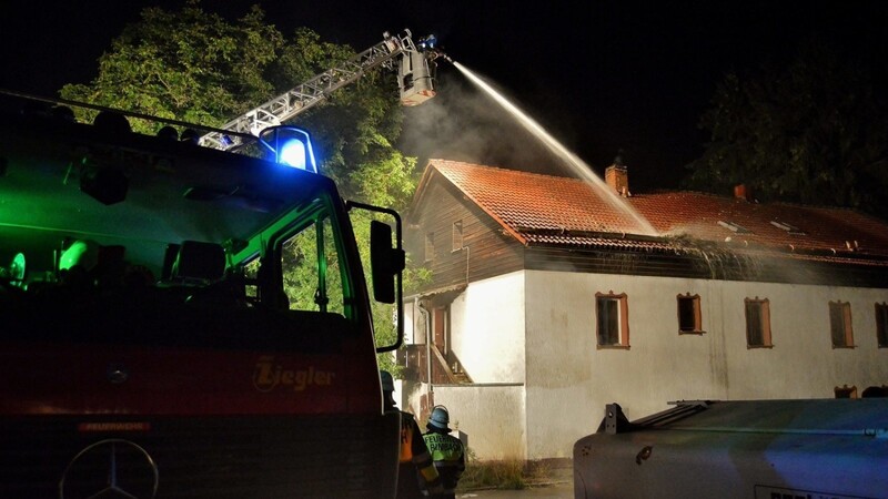 In der Nacht von Freitag auf Samstag brannte ein Wohnhaus in Voggendorf.