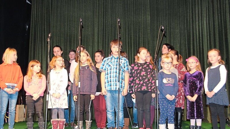 Der Kinderchor WümLohGant eröffnete das Musikprogramm.