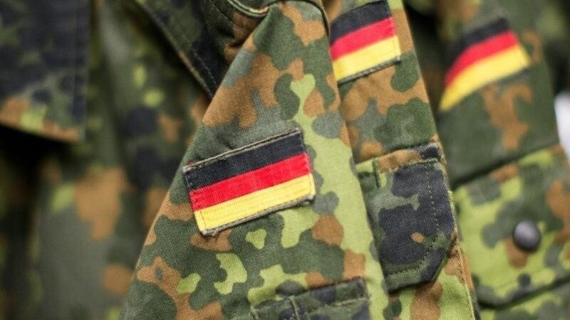 Ein 40-jähriger Soldat aus Neubrandenburg steht unter Extremismusverdacht. Er soll Kontakte in die rechtsextreme Szene haben. (Symbolbild)