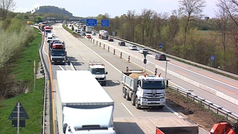 Immer wieder können nach Unfällen Rettungsdienste am Autobahnkreuz der A3 ihrer Arbeit nur erschwert nachgehen, weil die Baustelle schlichtweg blockiert.