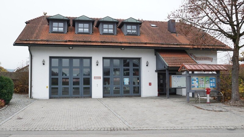 Die bisherigen Kommandanten der Feuerwehren in Miltach Johannes Bergbauer und Altrandsberg Matthias Maier sowie ihre Stellvertreter wurden von den Gemeinderäten einstimmig gestätigt.