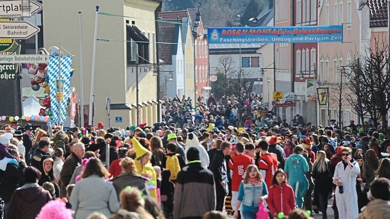 Fasching in Geisenhausen vor Corona - eine öffentliche Veranstaltung wird es am Rosenmontag nicht geben, heißt es von der Tollemogei.