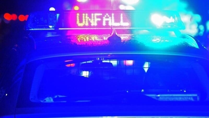 Ein flüchtendes Auto hat in der Nacht auf Mittwoch einen größeren Polizeieinsatz in Brunn ausgelöst. (Symbolbild)
