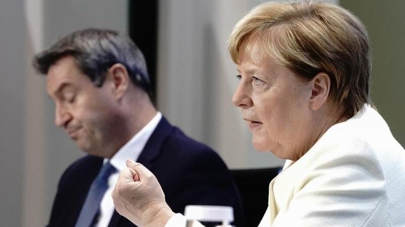 Bundeskanzlerin Angela Merkel (CDU) und Markus Söder (CSU), Ministerpräsident von Bayern und CSU-Vorsitzender.