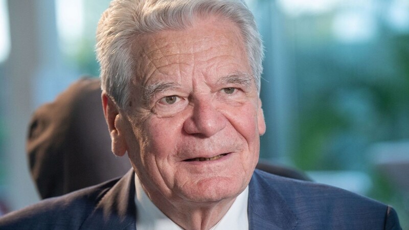 Joachim Gauck steht am Rande der Usedomer Literaturtage. Der ehemalige Bundespräsident ist positiv auf das Coronavirus getestet worden.
