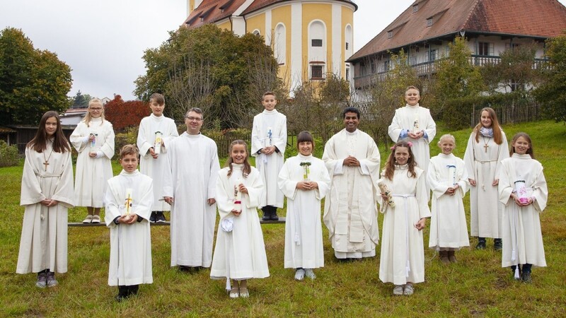 24 Kinder aus den Pfarreien Gündlkofen, Attenhausen und Tondorf traten zum ersten Mal an den Tisch des Herrn.