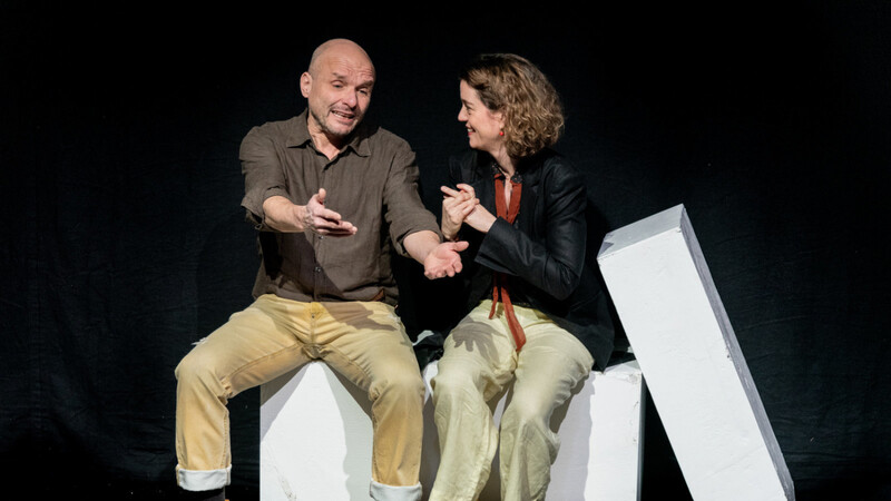 Louisa Stroux mit Andreas Sigrist in "Konstellationen" in Landshut