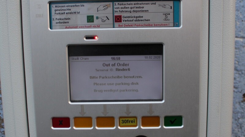 Der Parkscheinautomat am Rindermarkt fällt regelmäßig aus - oft blockieren fremdländische Münzen die Geräte.