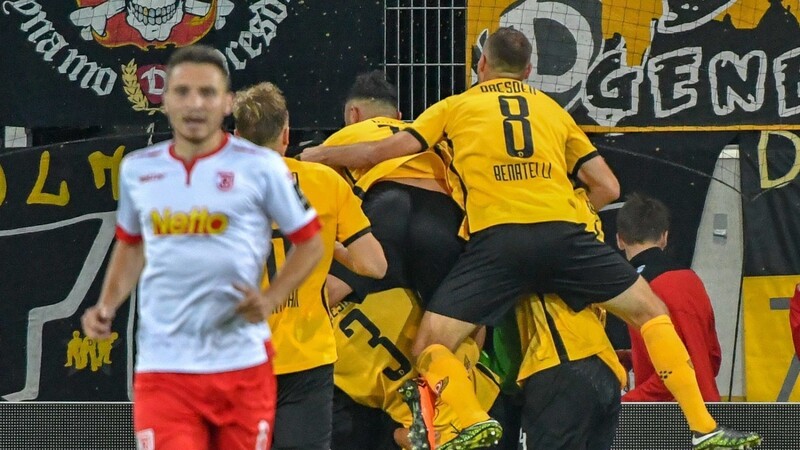 Dynamo Dresden jubelte beim SSV Jahn Regensburg.