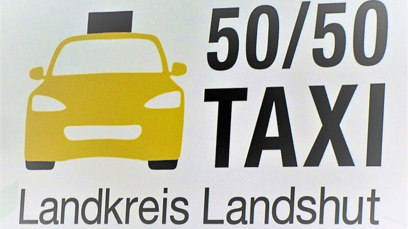 An diesem Logo werden die Taxis zu erkennen sein, die beim Projekt "Fifty-fifty-Taxi" mitmachen und die Wertschecks akzeptieren, die junge, ältere und gehbehinderte Landkreisbürger zum halben Preis erwerben können.  Foto: mü