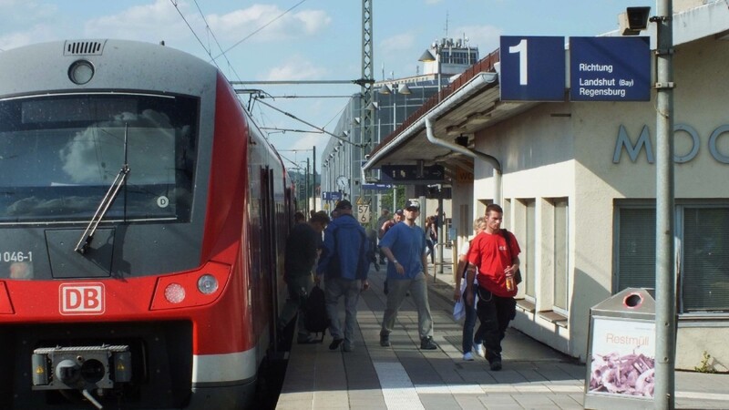 Ob Moosburg wohl jemals einen neuen Bahnhof bekommt? Noch macht die Bahn keinerlei Anzeichen für einen Neubau.