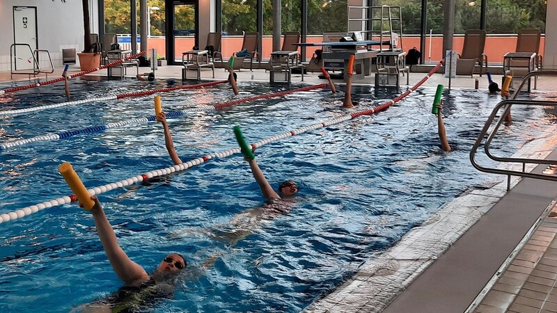 Kurze Hallensaison im vergangenen Herbst: Die Wettkampfteams der Schwimmabteilung des FC Ergolding konnten bis Halloween im Ergomar trainieren. Dann kam der zweite Lockdown.