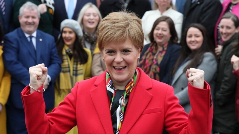Auch sie ist Wahlgewinnerin: Schottlands Ministerpräsidentin Nicola Sturgeon nimmt Kurs auf die Unabhängigkeit.