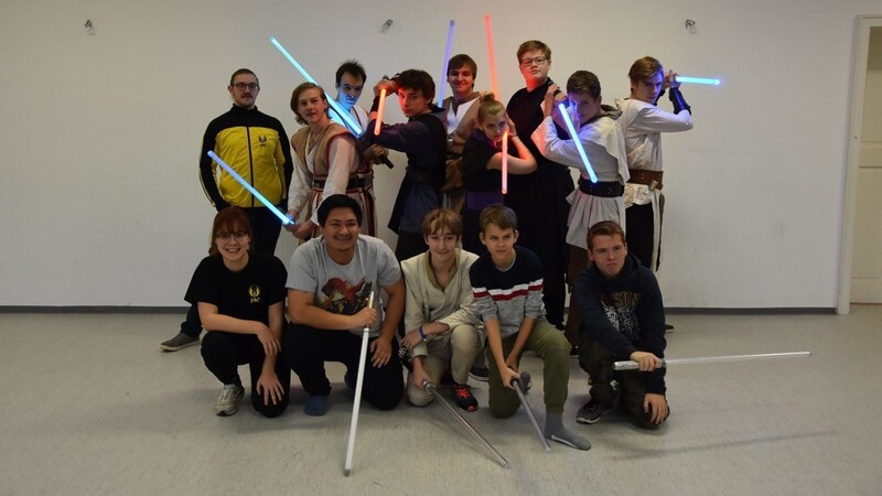 Die Kampfgruppen der Jedi Academy Cham. Mit dabei sind Fabian (Mitte hinten) und seine Schwester Larissa.