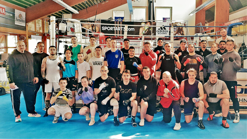 Erfolgreicher Sparringstreff: Die Athleten des Boxclubs Straubing trainierten vor kurzem mit Faustkämpfern des SP-Boxfit Töging, des Boxclubs Neuötting und von Fitness Landshut Gym 80.