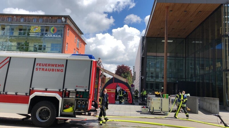 Am TUM-Campus in Straubing ist es am Dienstagvormittag zu einem Gefahrstoff-Einsatz gekommen.