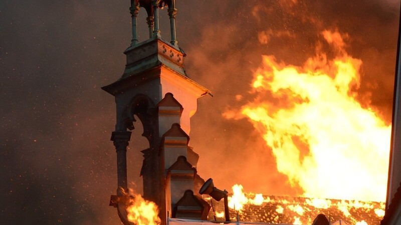 Heute vor sechs Jahren brannte das historische Rathaus aus.