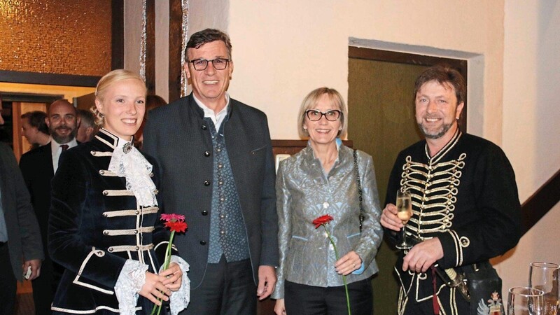 Das Trenckpaar Vera Schmid und Werner Zellmer begrüßte den diesjährigen Schirmherrn Michael Matt und Ehefrau Birgit zum Trenckkranzl.