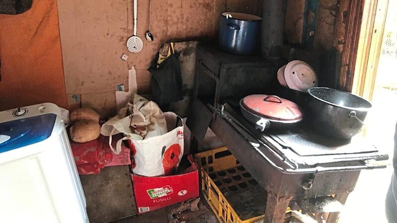 Ein Blick in die "Küche" in einem Armenviertel.