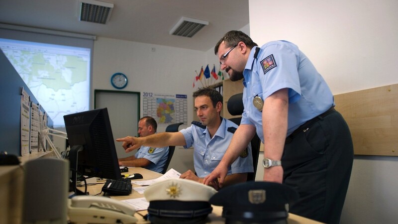 Polizisten aus Tschechien und Deutschland sollen in Zukunft besser zusammenarbeiten.