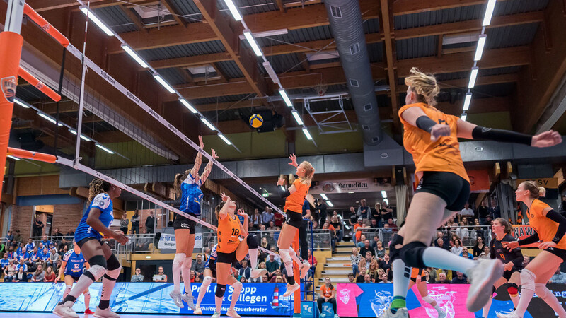 Straubing Volleyballerinnen wollen mutig in das kommende Heimspiel gegen Tabellenführer Schwerin gehen.