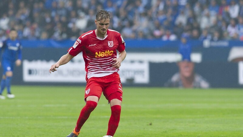 Auch in der kommenden Saison beim SSV Jahn: Asger Strømgaard Sørensen wird für ein weiteres Jahr vom FC Red Bull Salzburg ausgeliehen.