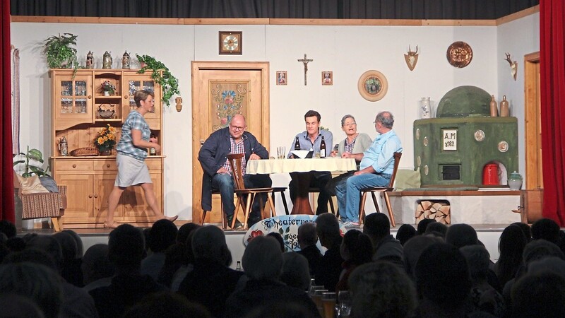 Seit über 30 Jahren gibt es in Osterhofen sehr erfolgreich den Theaterherbst.