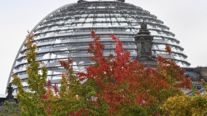 Die Kuppel des Reichstagsgebäudes am Tag nach der Bundestagswahl.