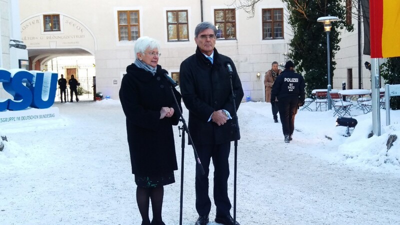 CSU-Landesgruppenchefin Gerda Hasselfeldt empfängt Siemens-Chef Joe Kaeser bei der Klausur in Seeon.