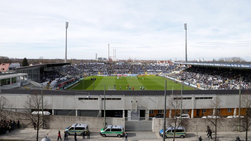 Spiele mit Zuschauern wird es im Grünwalder Stadion in absehbarer Zeit nicht geben. (Archivbild)