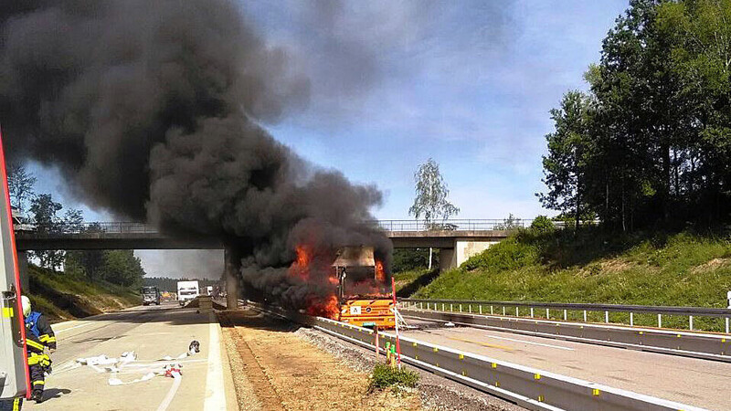Am Donnerstag brannte ein Laswagen auf der A3.