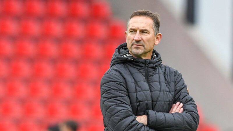 Unter dem Strich zufrieden mit der bisherigen Saison: Jahn-Trainer Achim Beierlorzer.