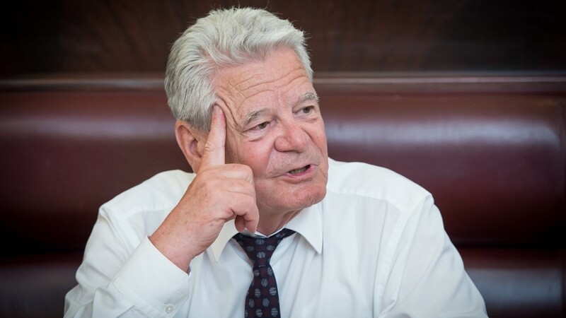 Altbundespräsident Joachim Gauck wirbt für eine offenere Streitkultur in der deutschen Gesellschaft und wendet sich strikt gegen die Verrohung im Internet.