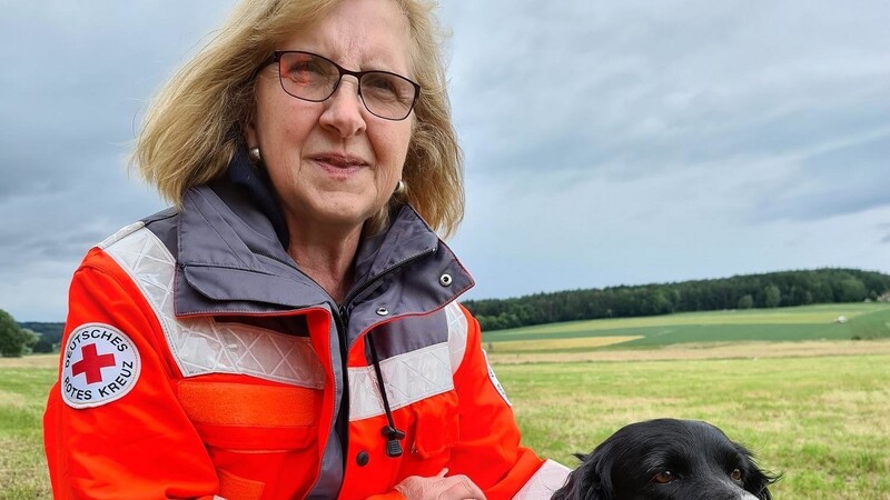 Mit ihrem Frauchen Mariele Hackl war Kira 2013 zur Rettungshundearbeit gekommen. Ende 2022 hatte der Münsterländer-Mix seinen letzten Einsatz für die Chamer Rettungshundestaffel.