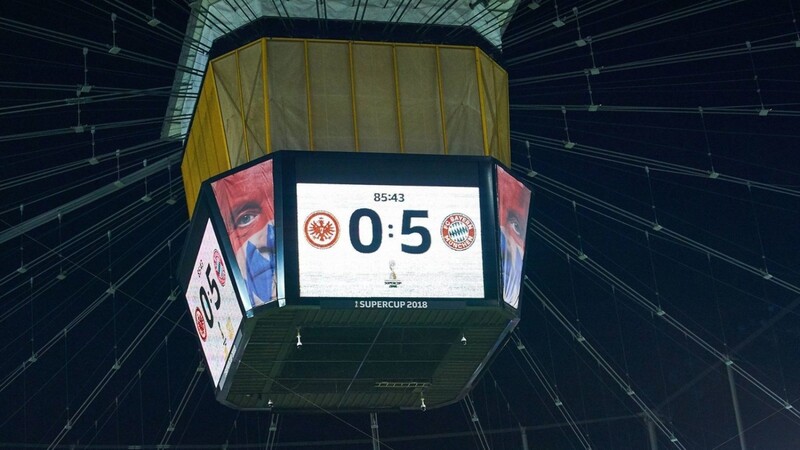Wenn der FC Bayern auf Eintracht Frankfurt trifft, ist die Anzeigentafel auch gerne mal etwas voller: Wie hier beim Supercup 2018.