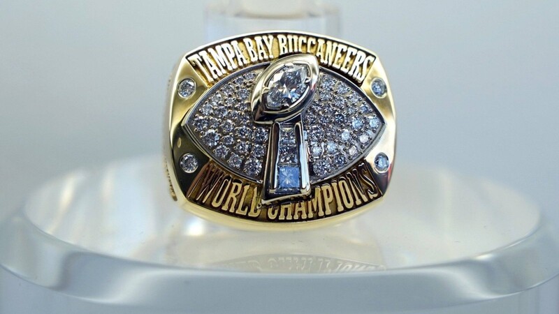 Ein Championship Ring der Tampa Bay Buccaneers wurde Ende Januar vorab zum Super Bowl ausgestellt.