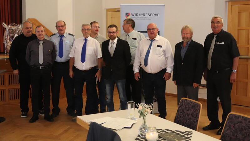 Die neue Vorstandschaft der Kreisgruppe Oberpfalz-Ost mit Vorsitzendem Rainer Weiß (Vierter von rechts).
