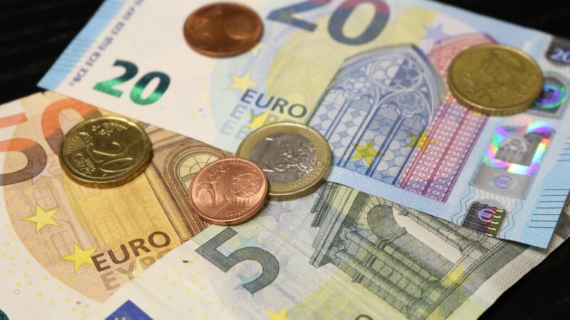 Obwohl der Euro das einzige Zahlungsmittel in Deutschland ist, befinden sich wohl noch Milliarden an D-Mark im Umlauf.