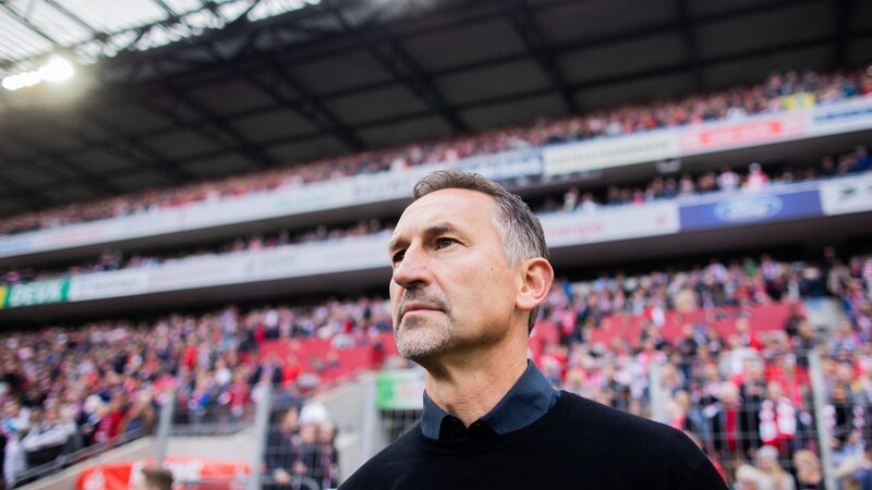 Achim Beierlorzer wird kommende Saison regelmäßig in dem Stadion stehen, in dem er am Sonntag seinen letzten Auswärtssieg als Trainer des SSV Jahn Regensburg feierte. Er wird neuer Trainer des 1. FC Köln.