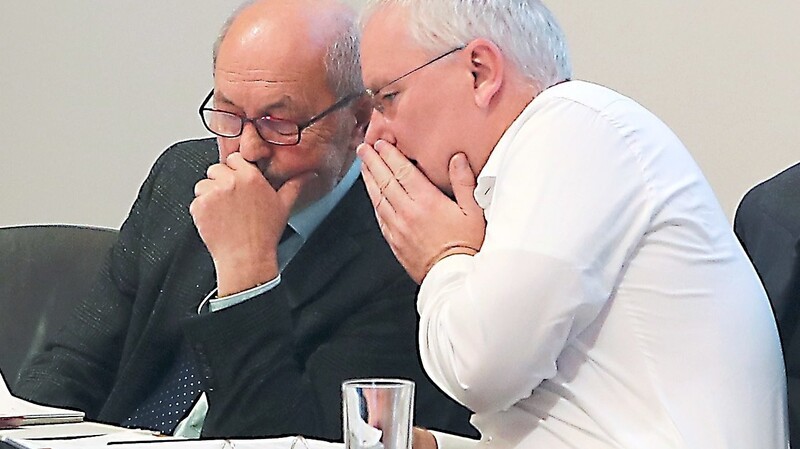 Probten im Haushaltsausschuss den Schulterschluss: Oberbürgermeister Alexander Putz (rechts) und Kämmerer Rupert Aigner