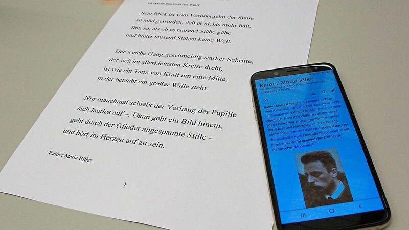 Im Unterricht verwenden die Schüler am Joseph-von-Fraunhofer-Gymnasium das Handy auch weiterhin. Aber nicht mehr in den Pausen und vor dem Unterricht.