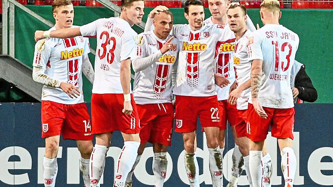 Viel zu jubeln gab es im DFB-Pokal 2020/21 für den Jahn, der nun vor der Auftakthürde Rot-Weiß Koblenz steht.