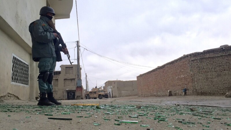 Eine schwere Explosion in der afghanischen Hauptstadt Kabul reißt mindestens 15 Menschen in den Tod. Mindestens 161 weitere werden verletzt.