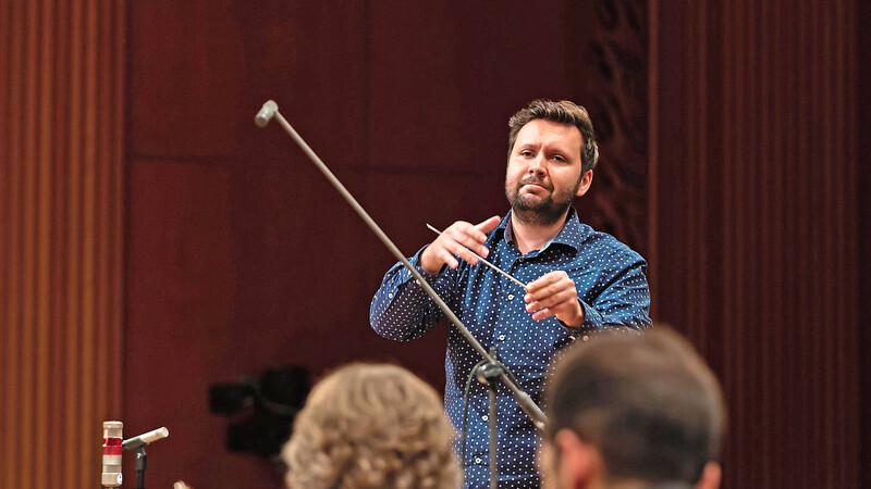 Christoph Schäfer beim Dirigieren. Für ihn sind auch die menschlichen Qualitäten eines Dirigenten ganz entscheidend für dessen Erfolg.