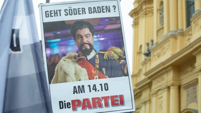 Mit Satire zum Erfolg: ein Plakat der Partei auf einer Demonstration vergangenes Jahr in München.
