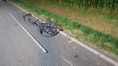 Bei einem Unfall bei Pocking ist ein Radfahrer ums Leben gekommen.