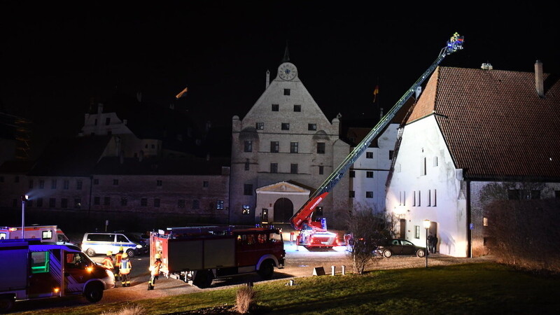 Die Landshuter Feuerwehr musste am Freitagabend zur Burg Trausnitz ausrücken.